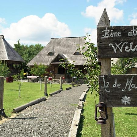 Iz De Maramures Rural Hotel (Adults Only) Surdesti  외부 사진