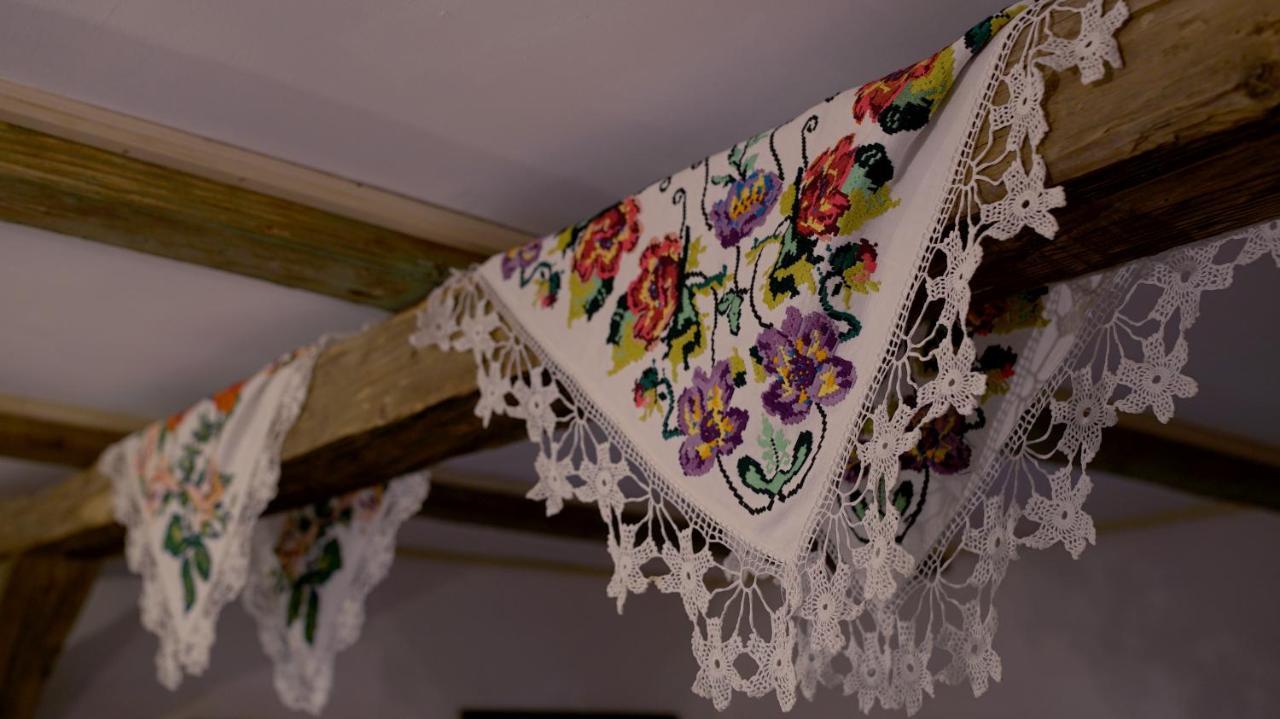 Iz De Maramures Rural Hotel (Adults Only) Surdesti  외부 사진