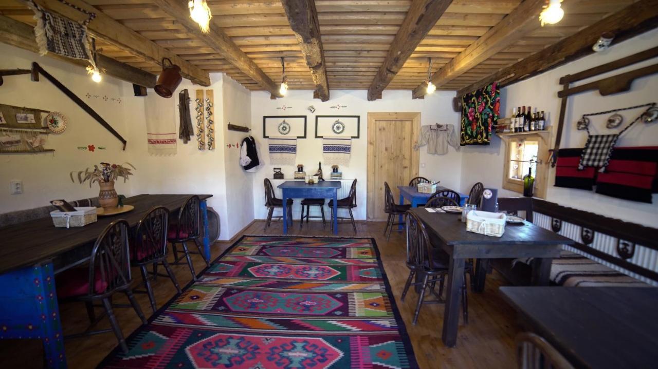 Iz De Maramures Rural Hotel (Adults Only) Surdesti  외부 사진
