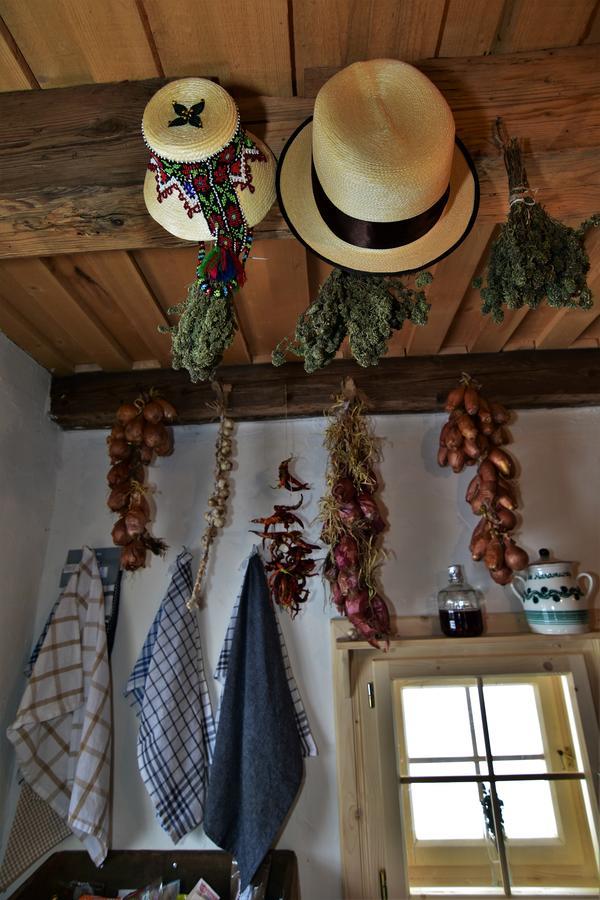 Iz De Maramures Rural Hotel (Adults Only) Surdesti  외부 사진
