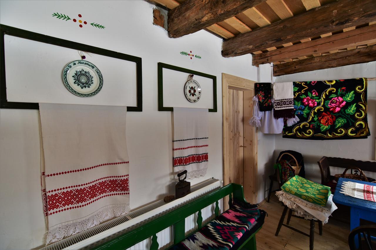 Iz De Maramures Rural Hotel (Adults Only) Surdesti  외부 사진