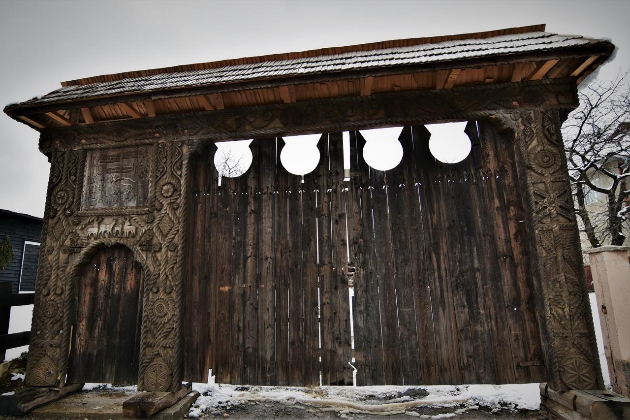 Iz De Maramures Rural Hotel (Adults Only) Surdesti  외부 사진