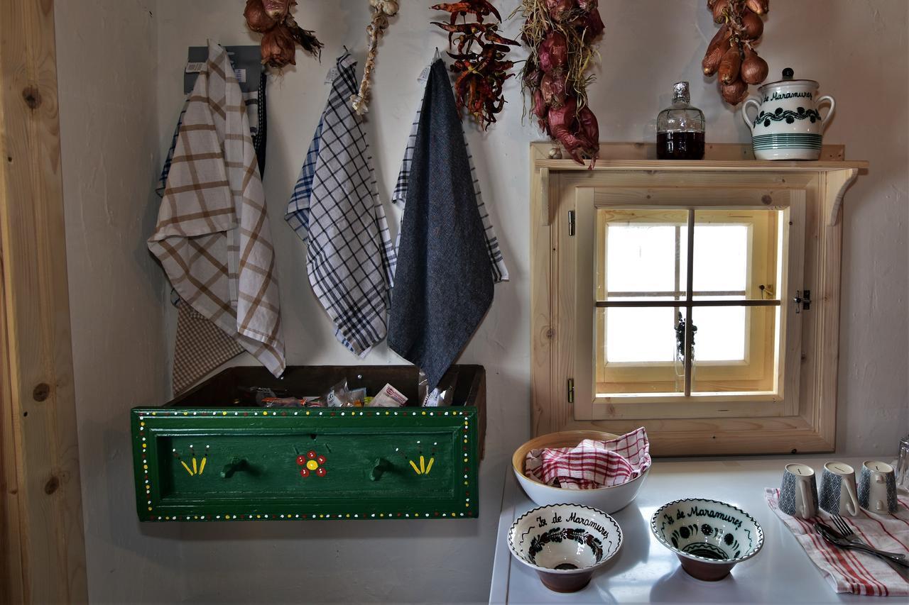 Iz De Maramures Rural Hotel (Adults Only) Surdesti  외부 사진
